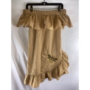 EUC 🐝 Designer Lyn Around Bee Ruffle Off The Shoulder Tan Summer Dress S/M